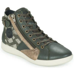 Pataugas Palme Walkie Talkie